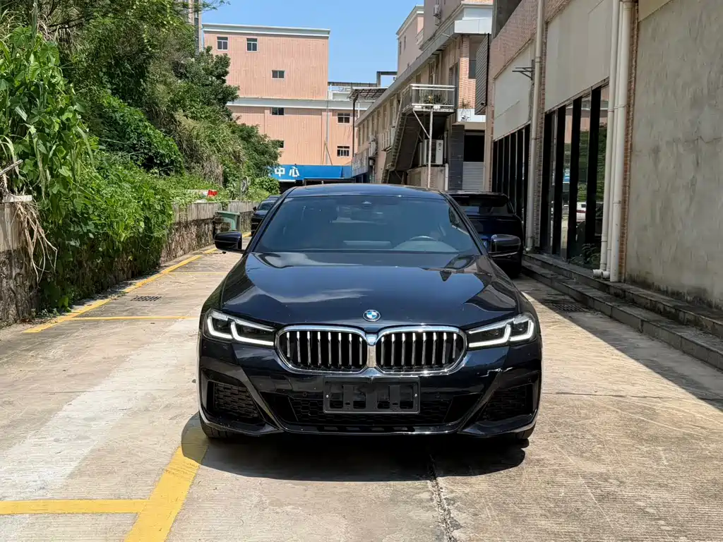 BMW 5 Series — фото 2