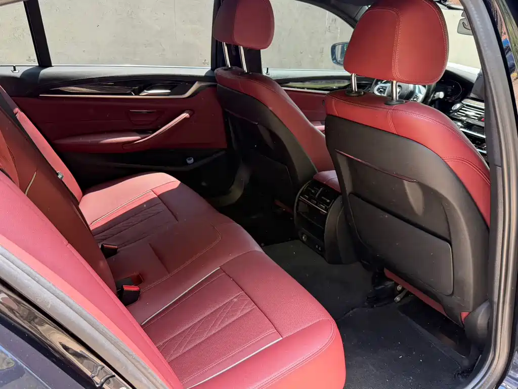 BMW 5 Series — фото 10