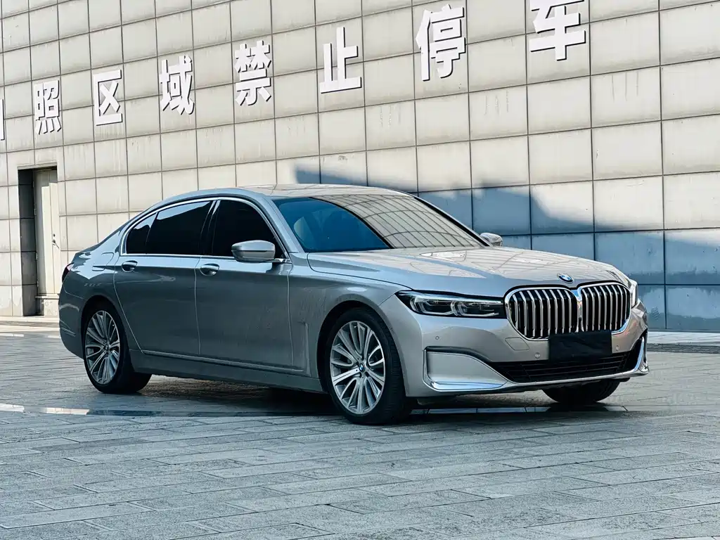 BMW 7 Series — фото 3