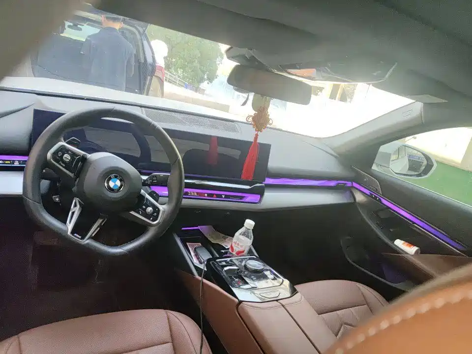 BMW 5 Series — фото 11