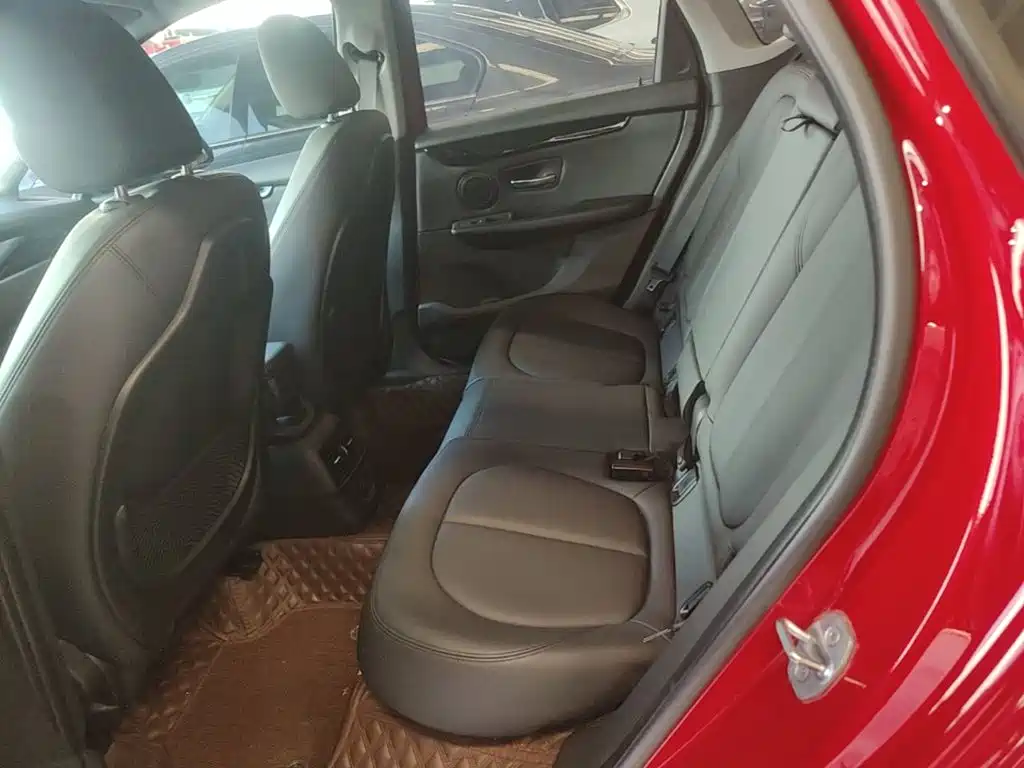 BMW 2 Series Active Tourer — фото 17