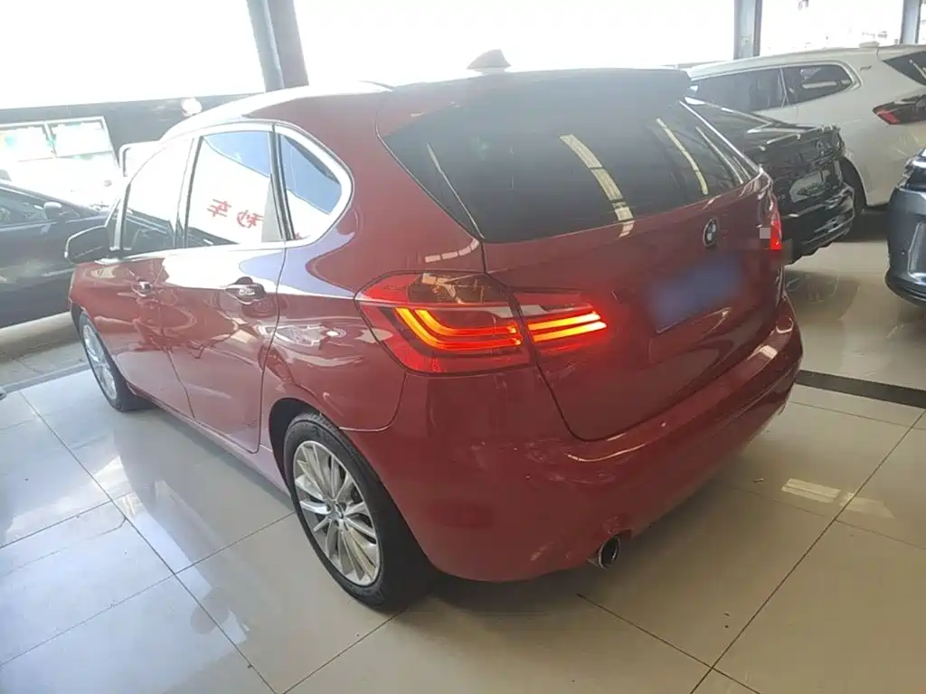 BMW 2 Series Active Tourer — фото 5