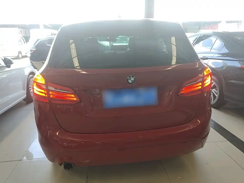 BMW 2 Series Active Tourer — фото 6
