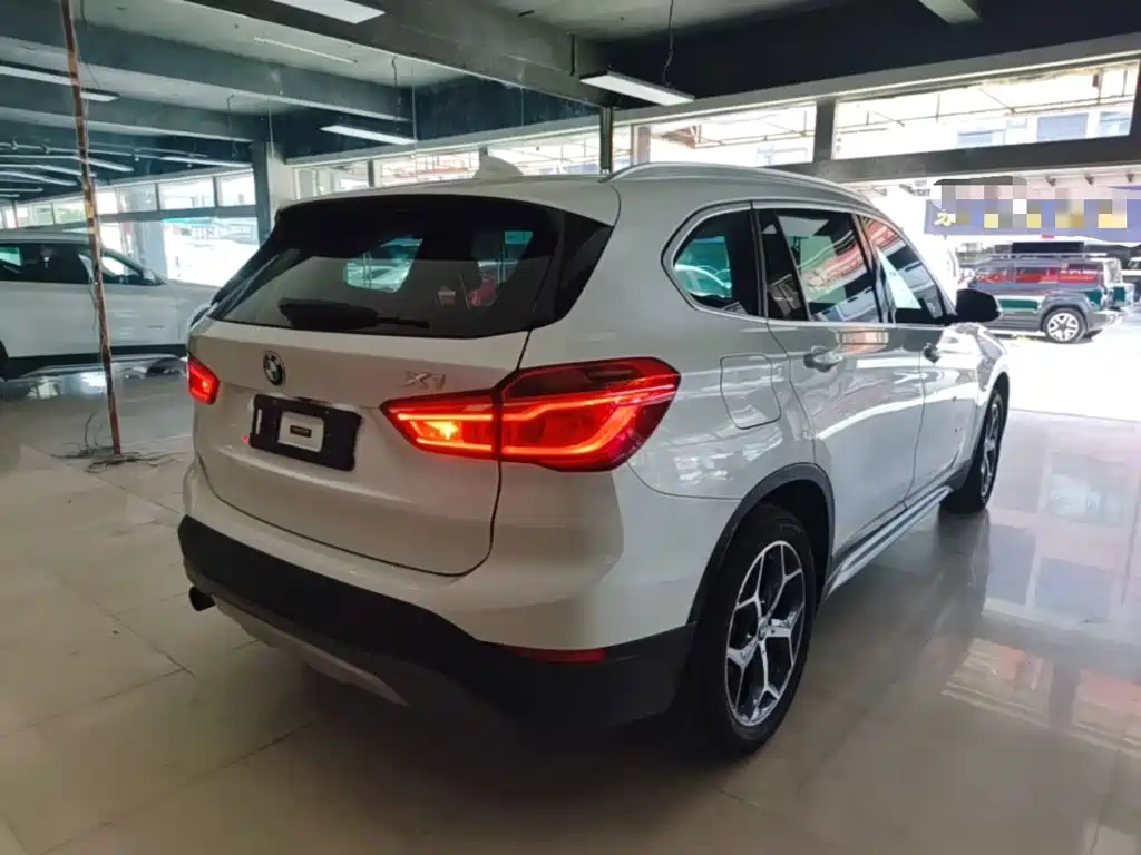 BMW X1 — фото 7