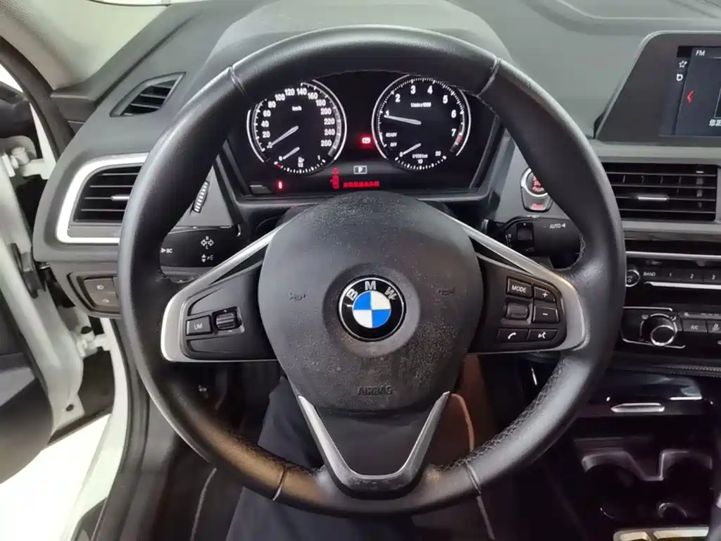 BMW 1 Series — фото 11