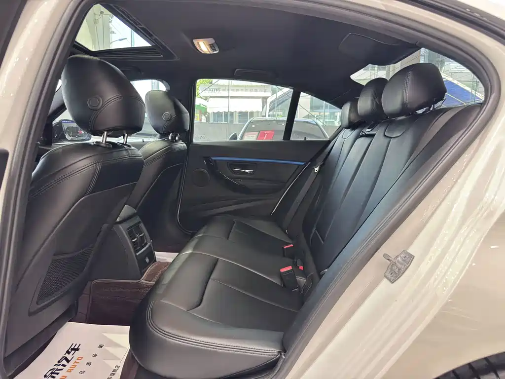 BMW 3 Series — фото 10