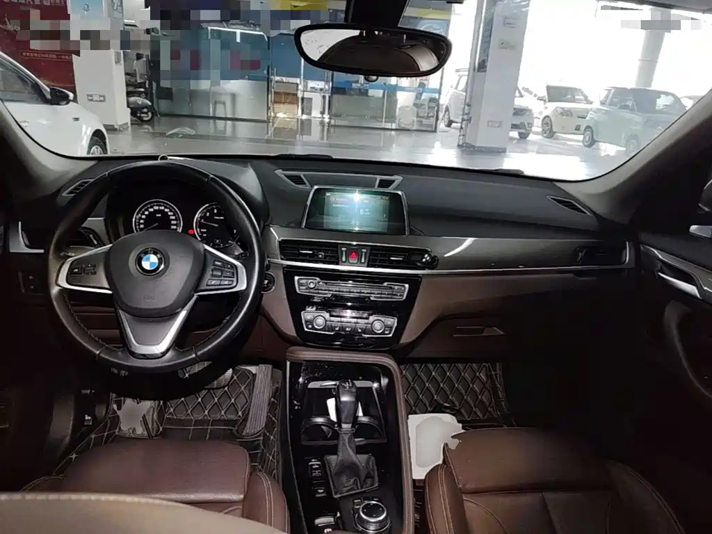 BMW X1 — фото 10