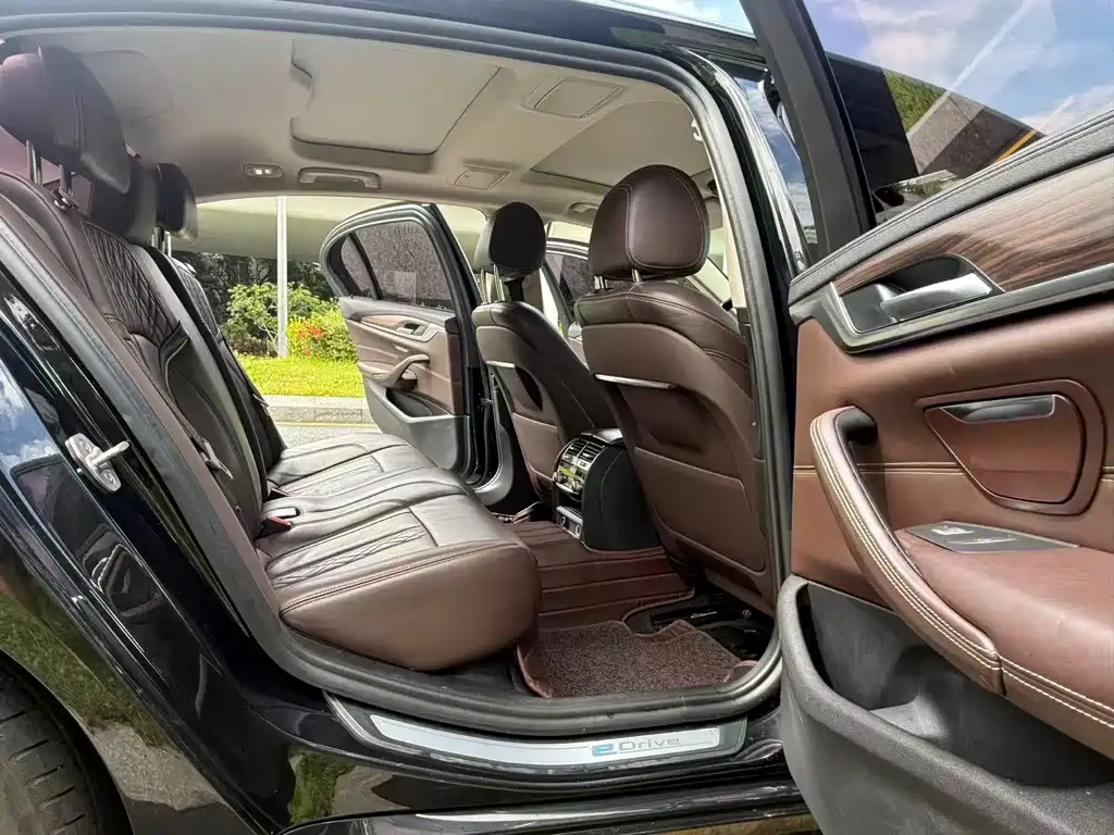 BMW 5 Series New Energy — фото 9