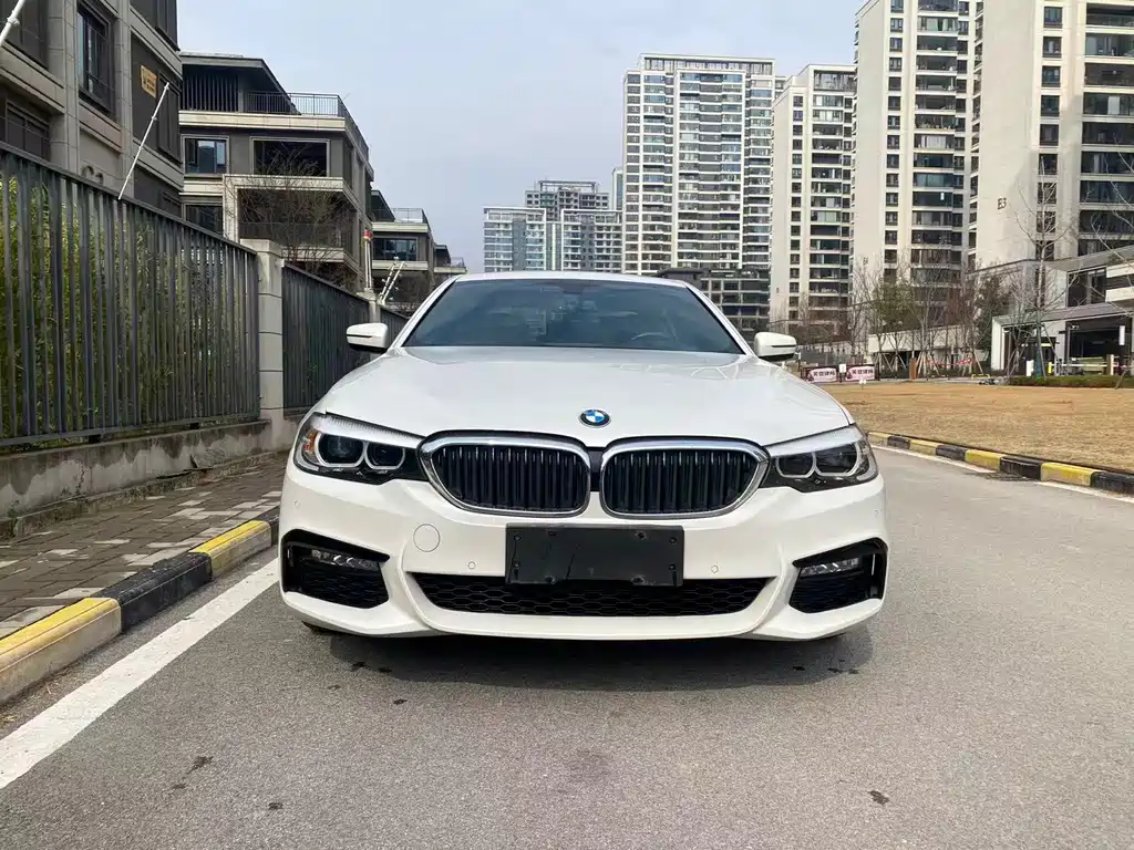 BMW 5 Series — фото 2