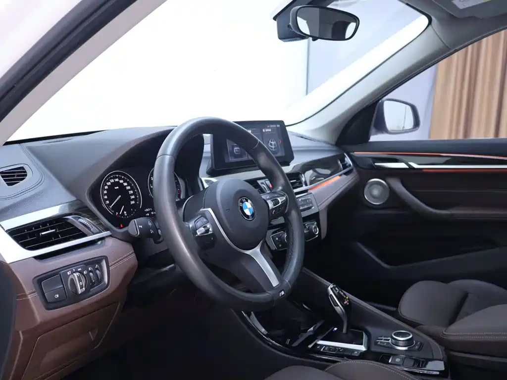 BMW X1 — фото 11