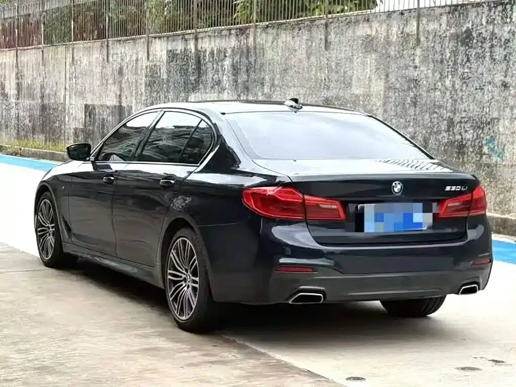 BMW 5 Series — фото 5
