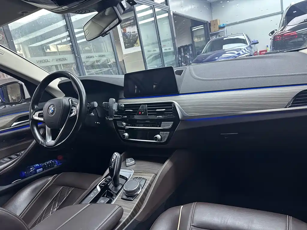 BMW 5 Series New Energy — фото 14