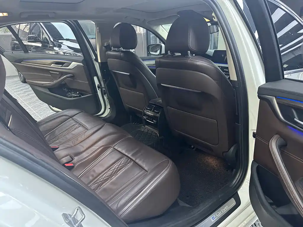 BMW 5 Series New Energy — фото 18