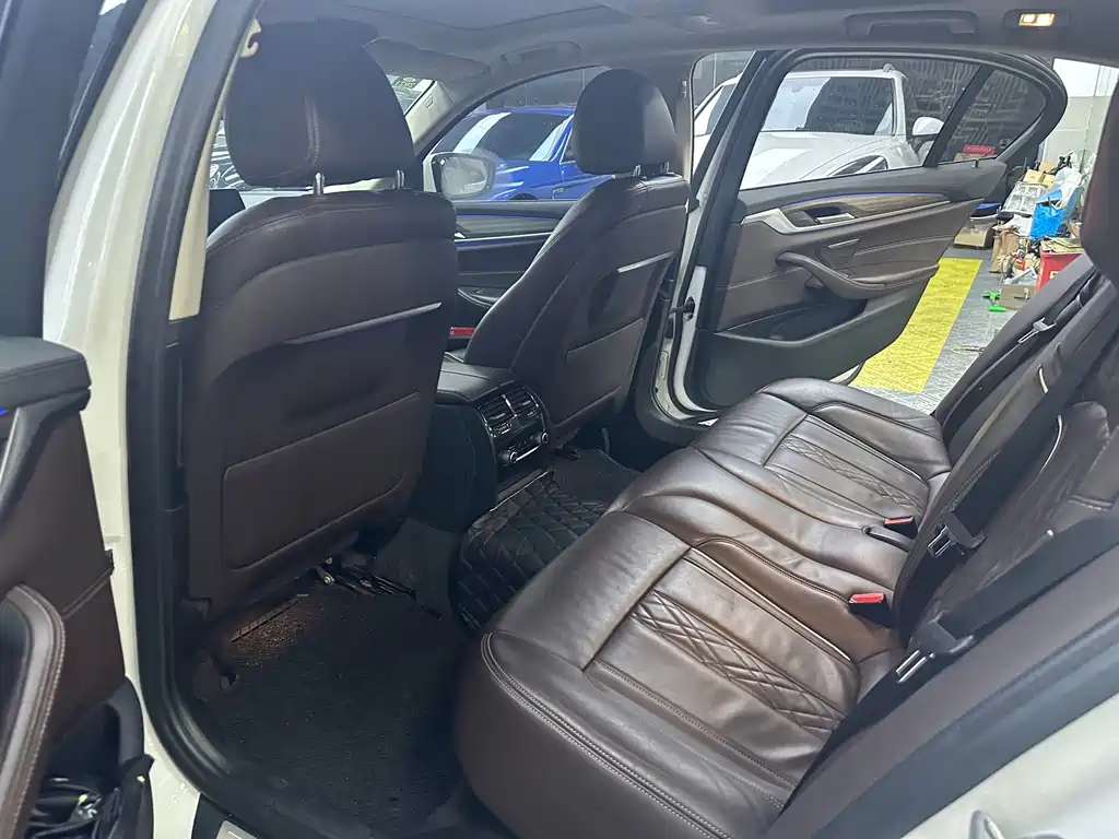 BMW 5 Series New Energy — фото 20