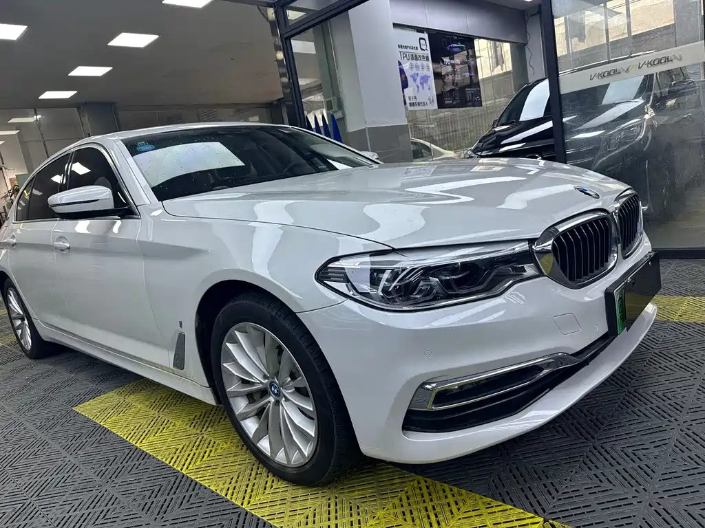 BMW 5 Series New Energy — фото 3