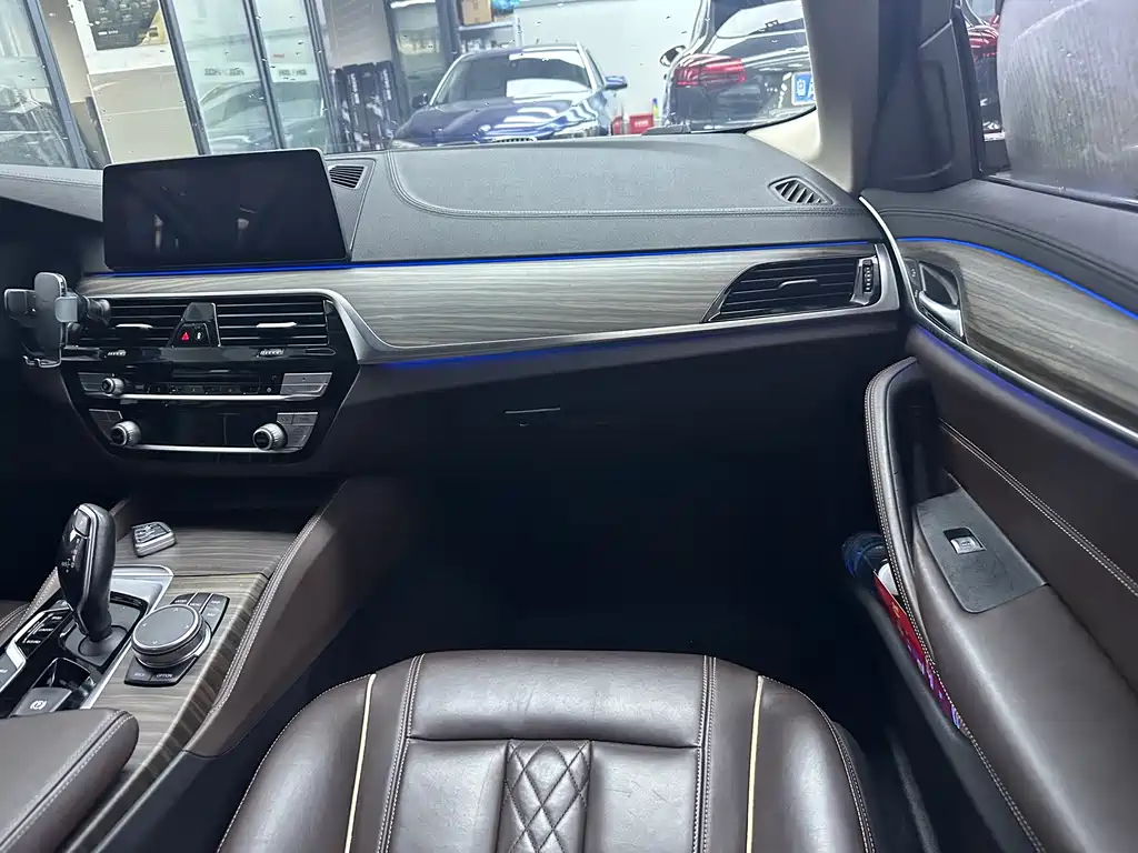 BMW 5 Series New Energy — фото 22