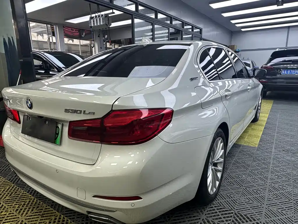 BMW 5 Series New Energy — фото 9