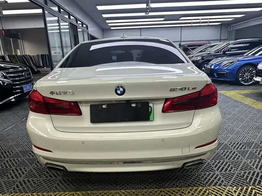 BMW 5 Series New Energy — фото 10