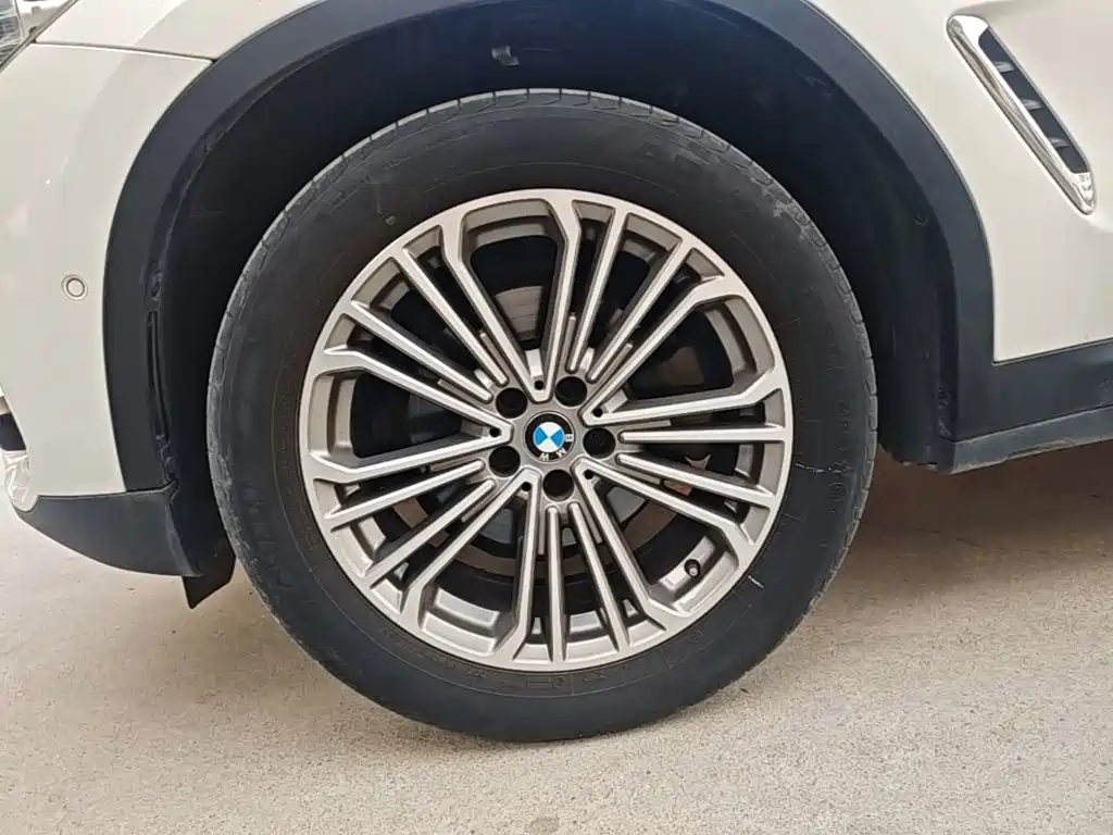 BMW X3 — фото 23
