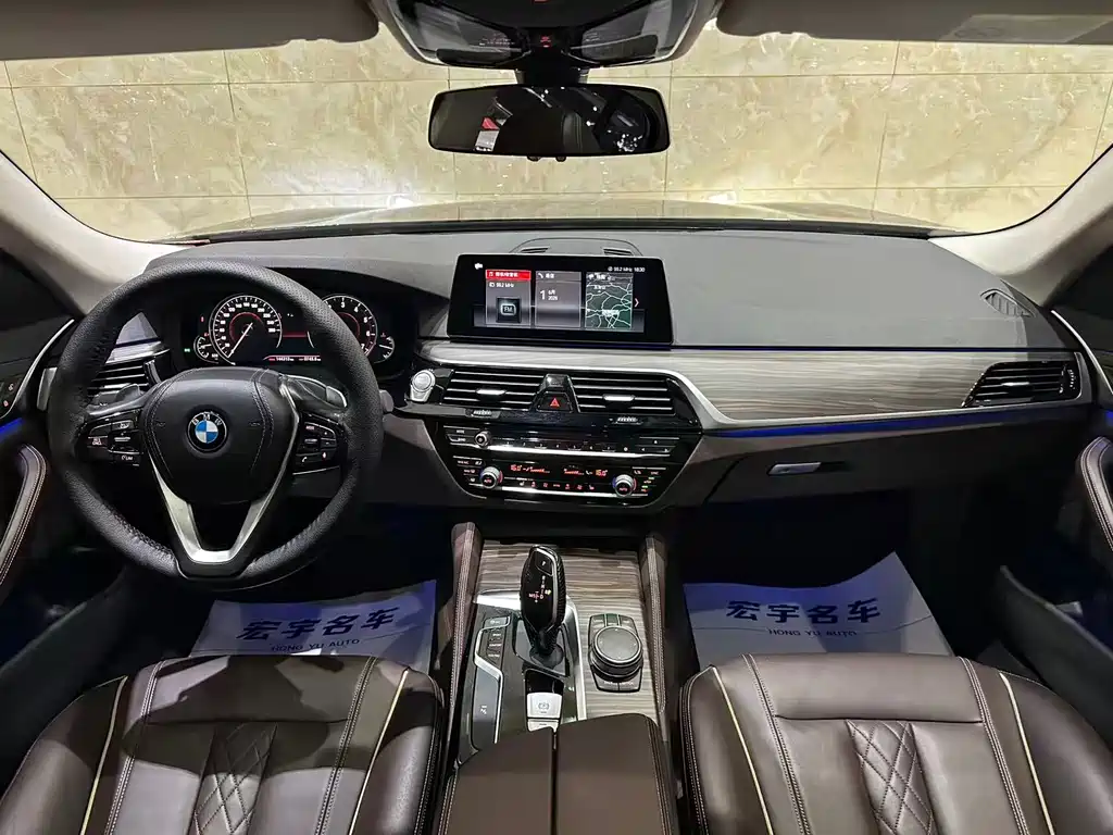 BMW 5 Series — фото 13