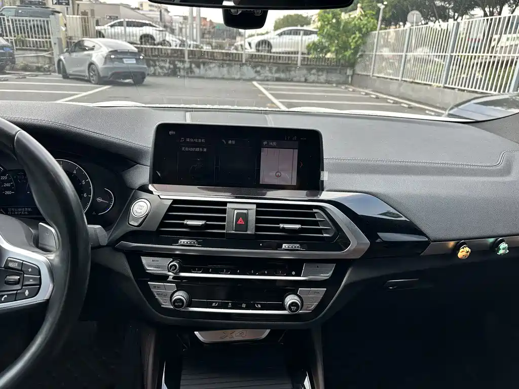 BMW X4 — фото 17