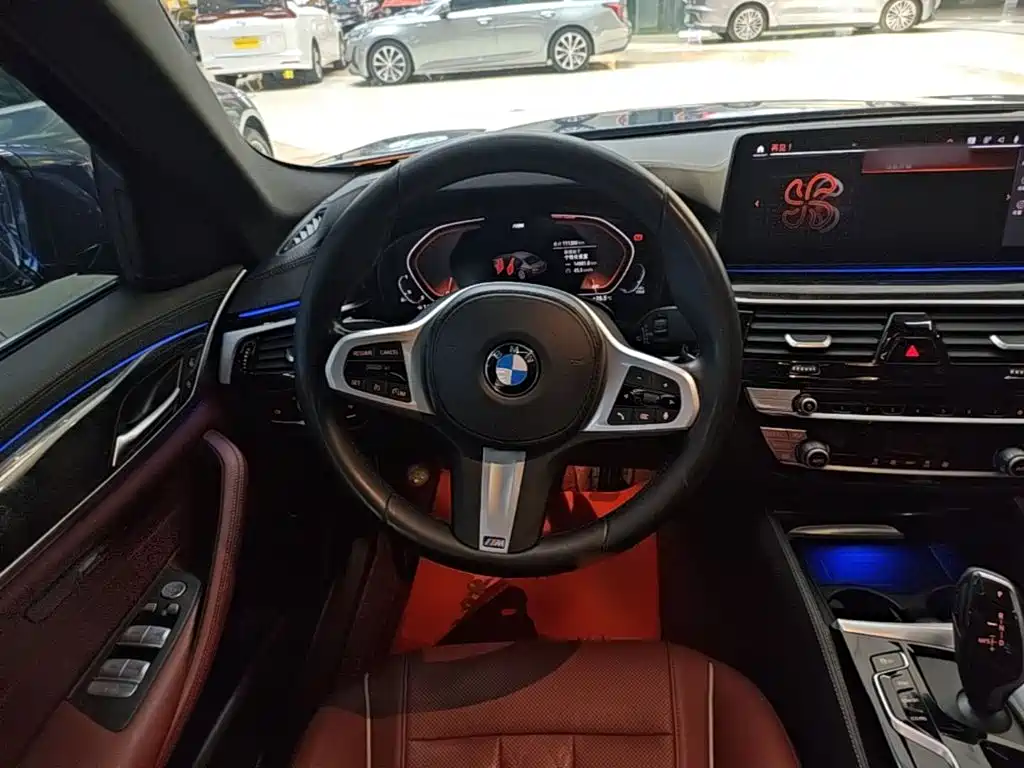 BMW 5 Series — фото 11