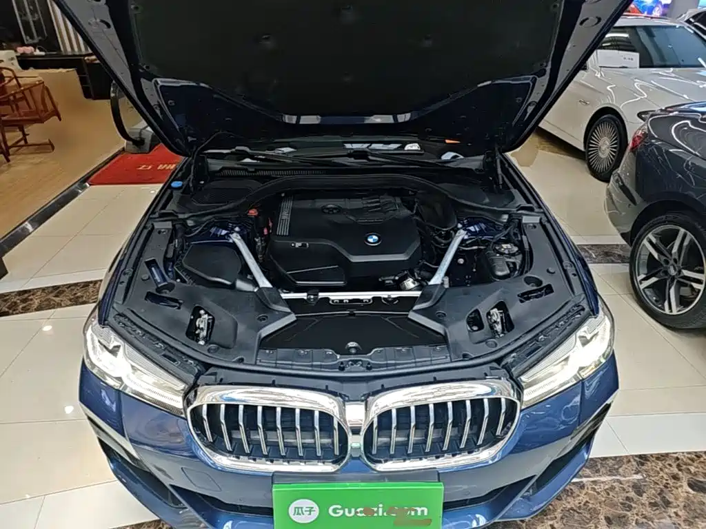 BMW 5 Series — фото 20