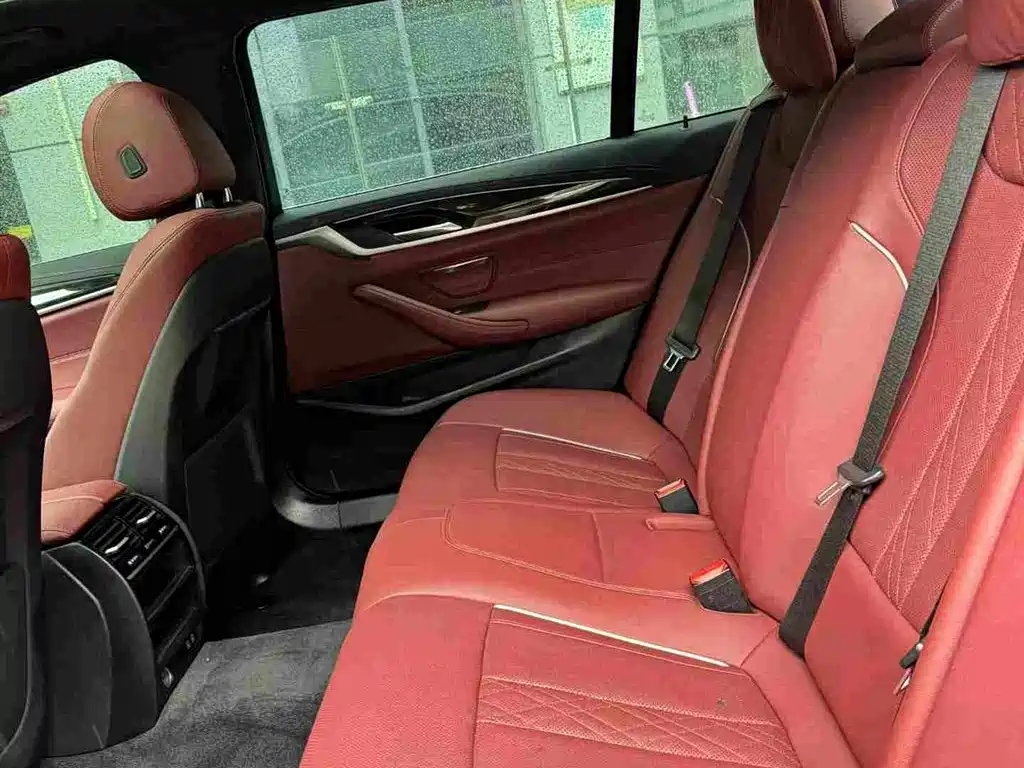 BMW 5 Series — фото 10