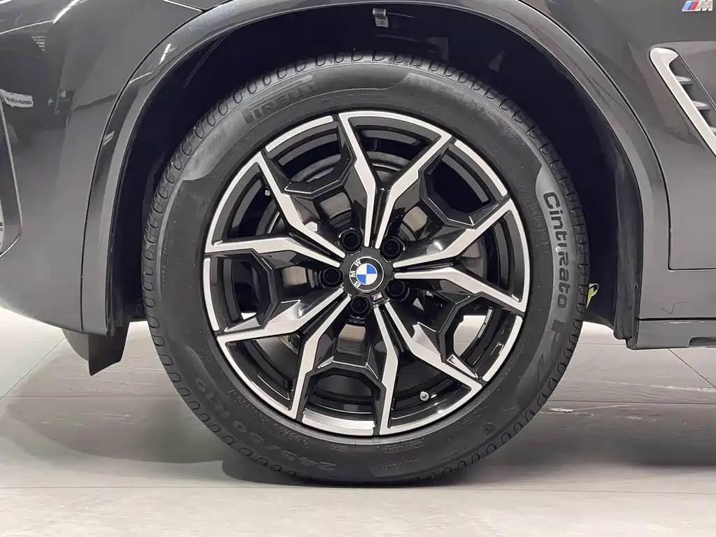 BMW X3 — фото 24