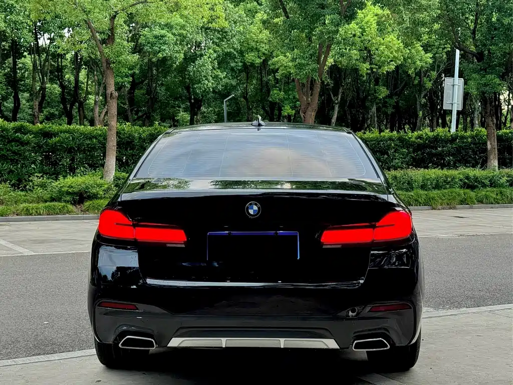 BMW 5 Series — фото 10