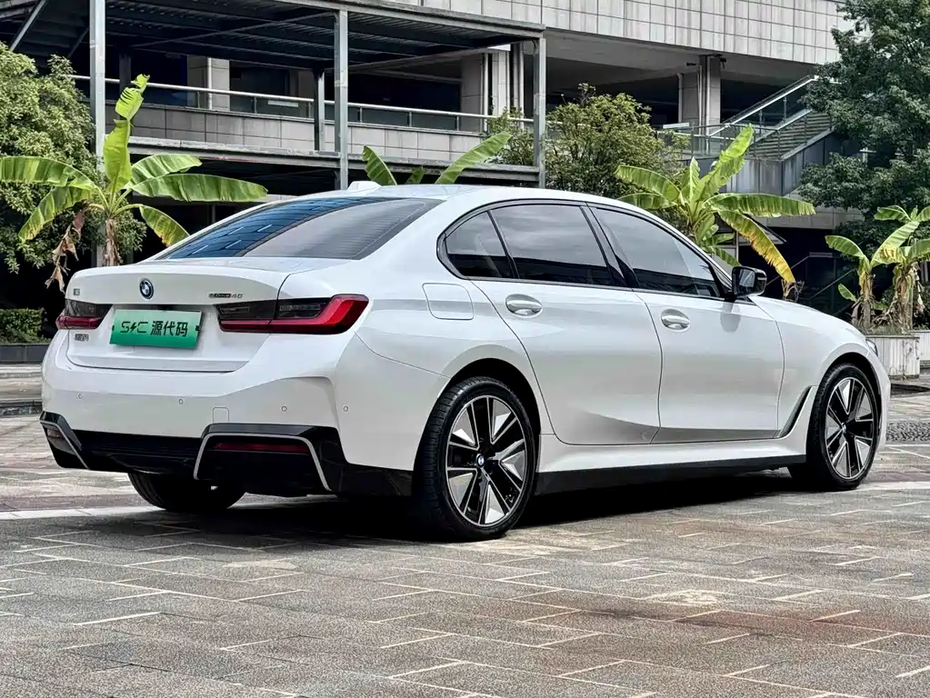 BMW i3 — фото 17
