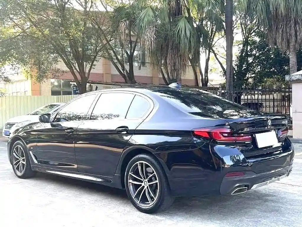 BMW 5 Series — фото 9