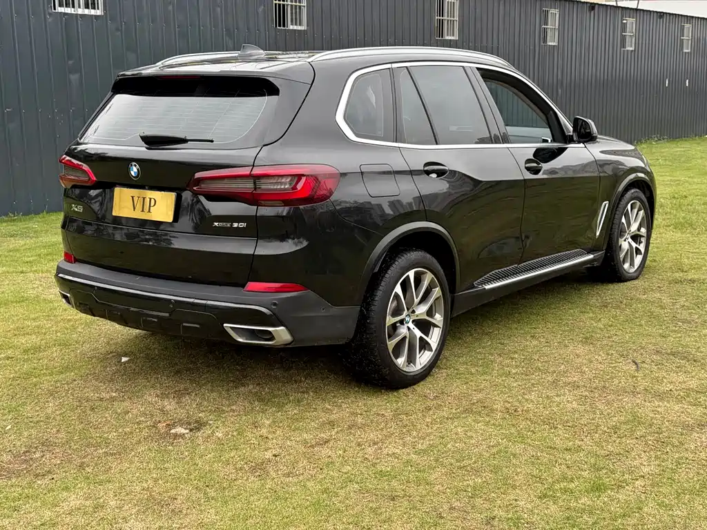 BMW X5 (Import) — фото 5