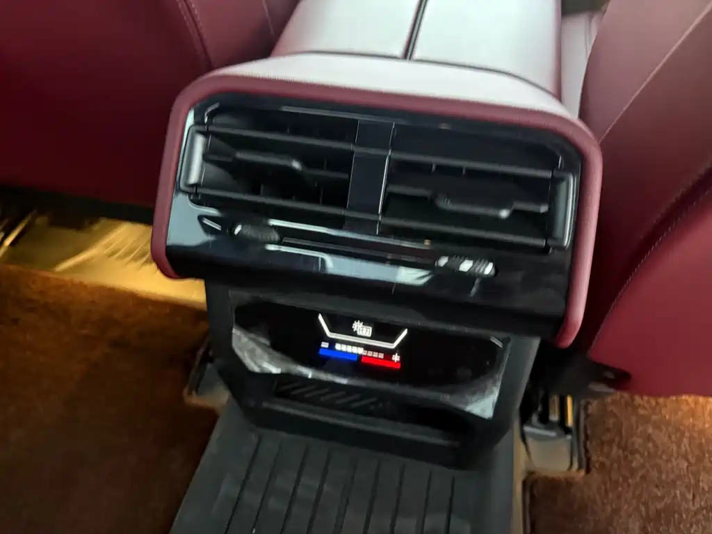 BMW 5 Series — фото 11