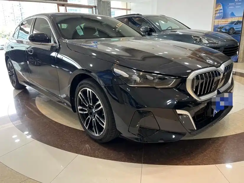 BMW 5 Series — фото 3