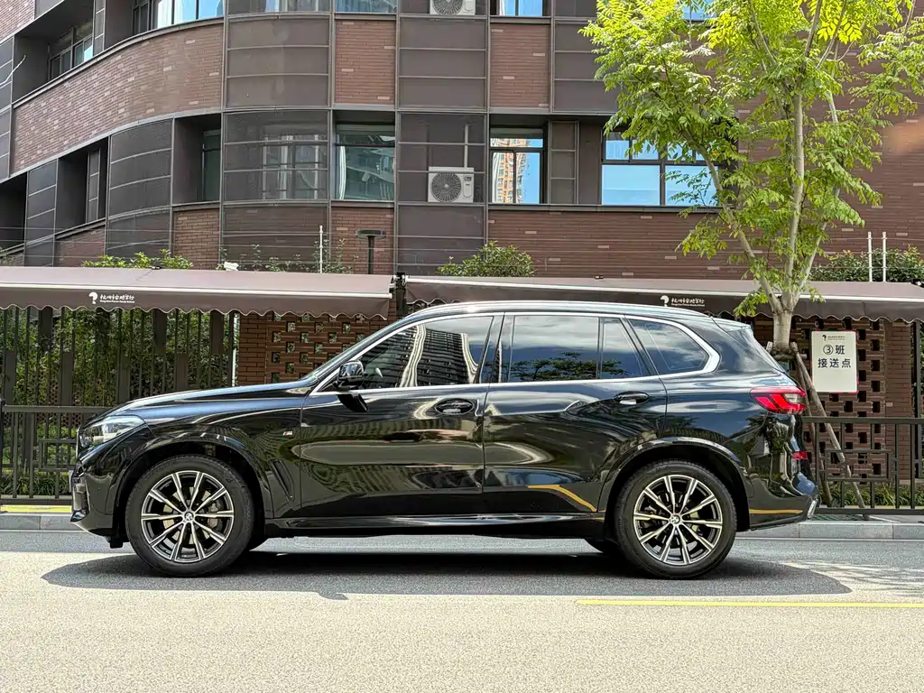 BMW X5 (Import) — фото 5