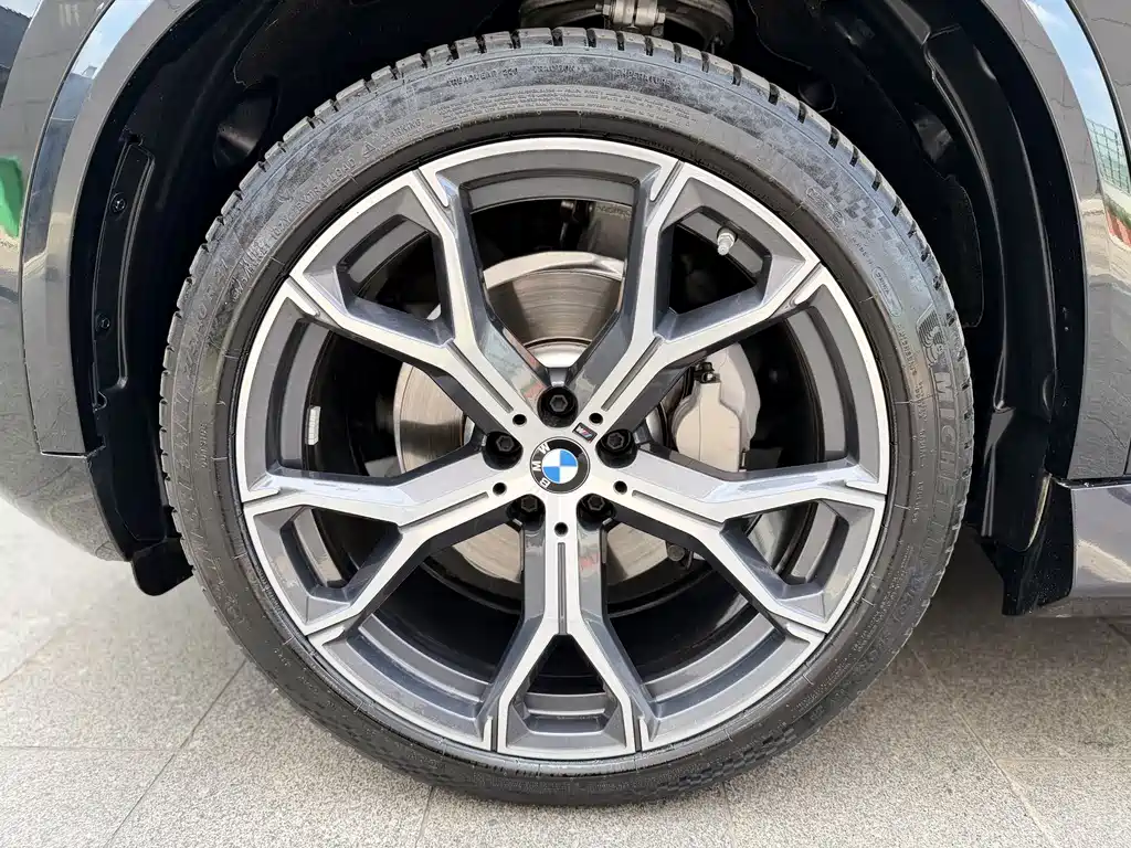 BMW X5 — фото 20
