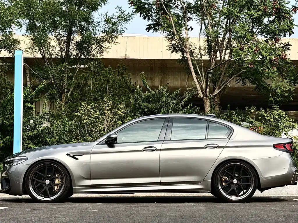 BMW M5 — фото 3