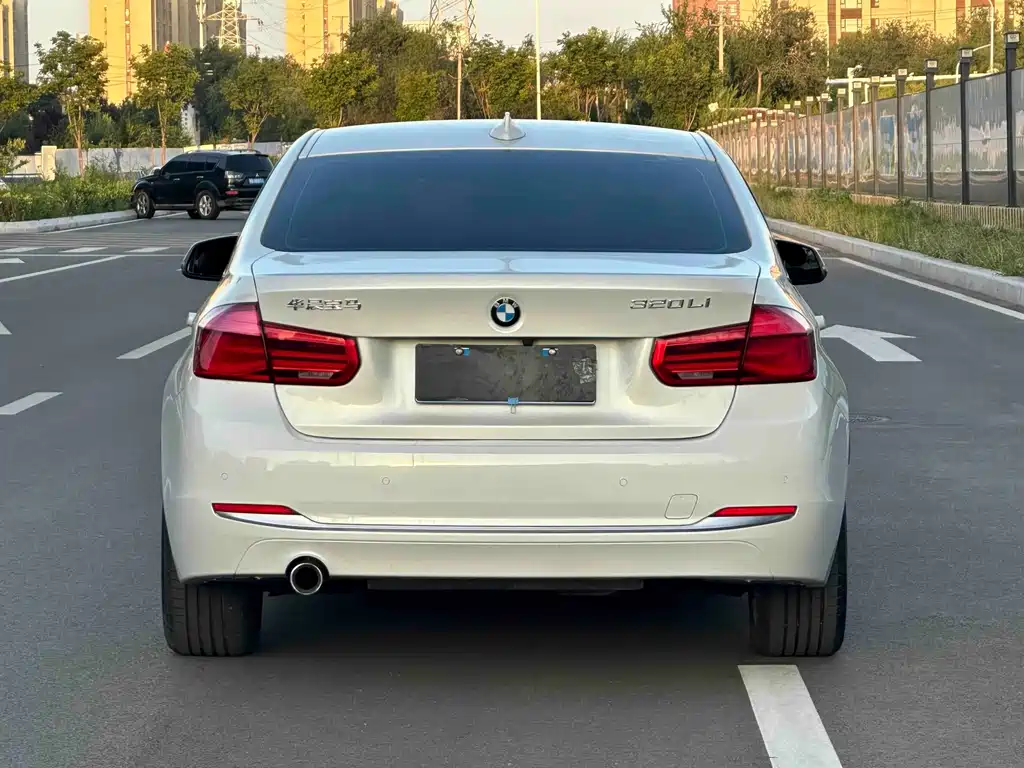 BMW 3 Series — фото 14