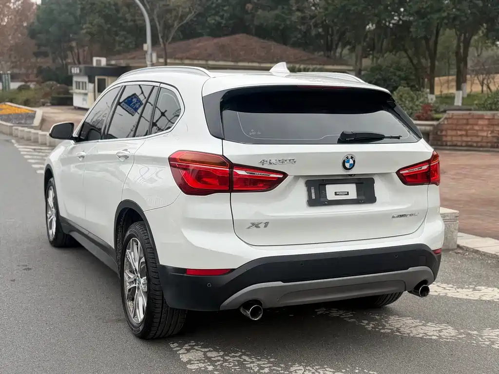 BMW X1 — фото 5