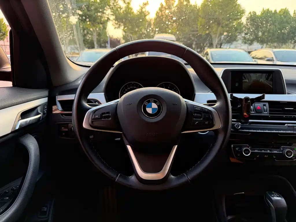BMW X1 — фото 11