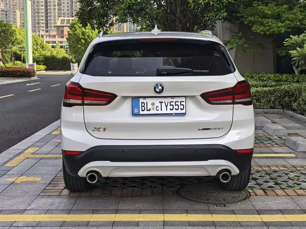 BMW X1 — фото 9