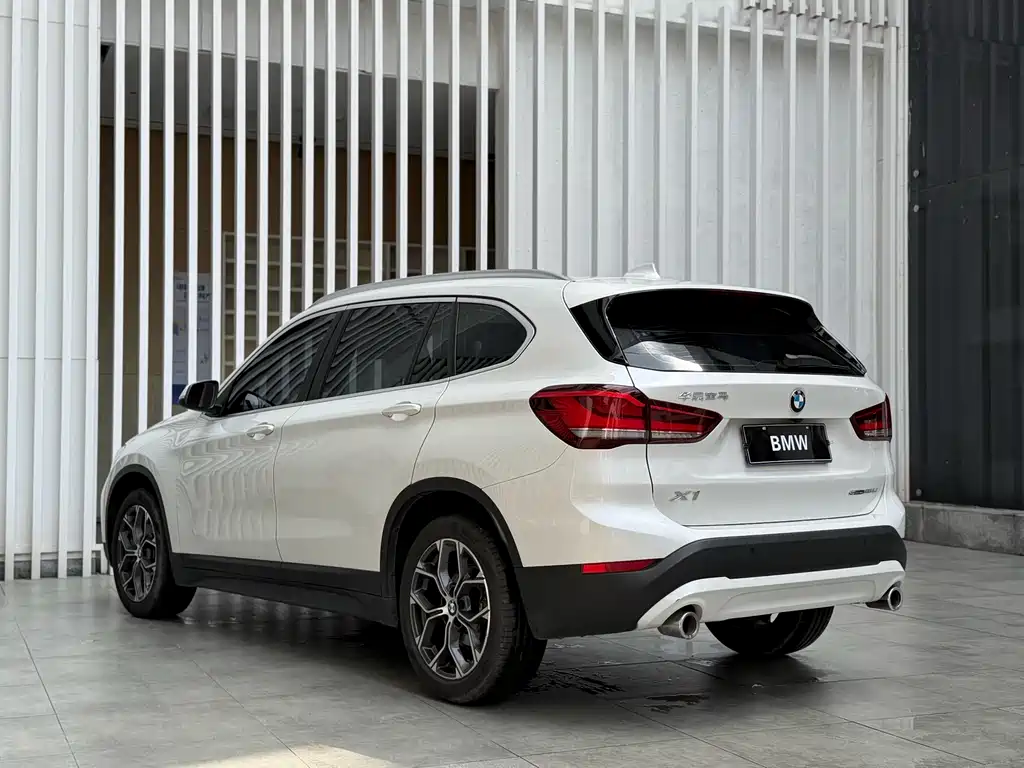 BMW X1 — фото 11