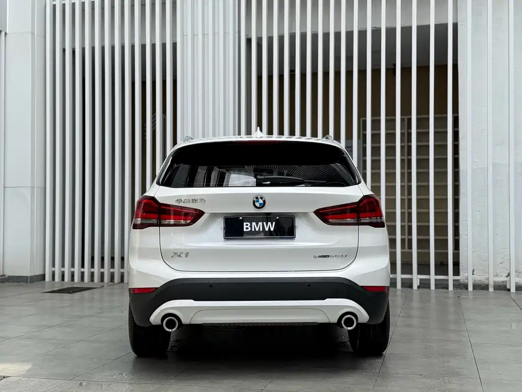 BMW X1 — фото 10