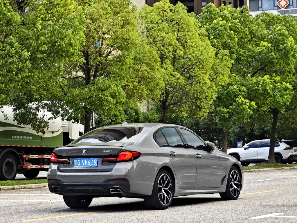BMW 5 Series (Import) — фото 9