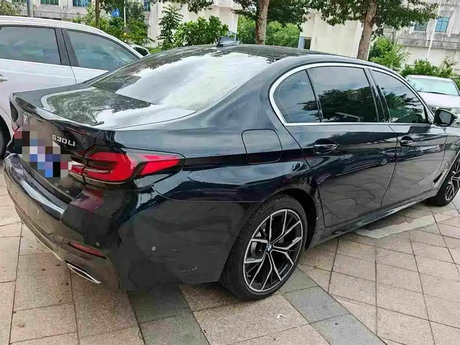 BMW 5 Series — фото 2