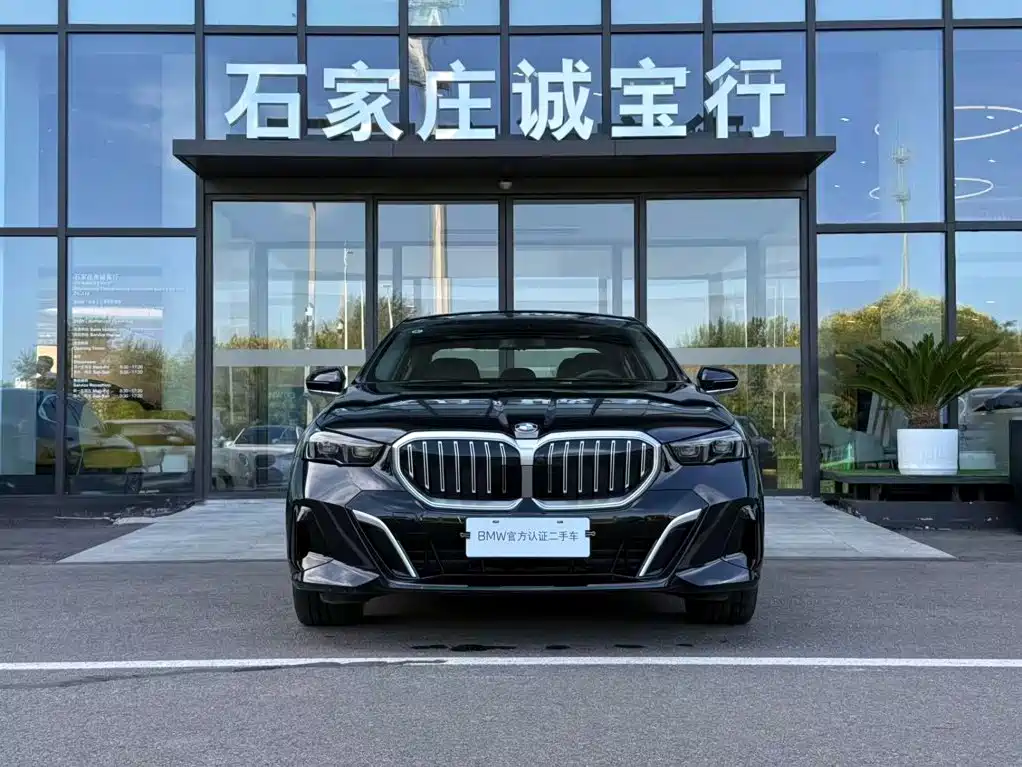 BMW 5 Series — фото 4