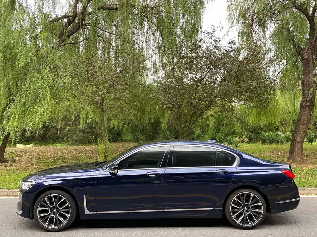 BMW 7 Series — фото 3