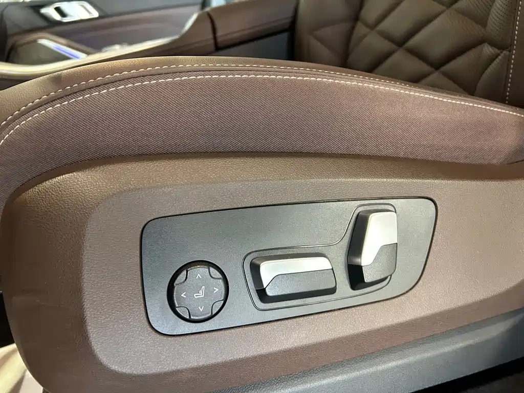 BMW X5 — фото 10