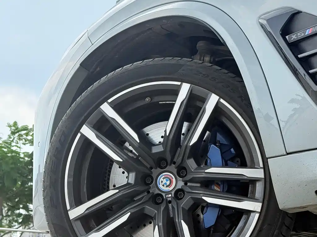 BMW X5 M — фото 14